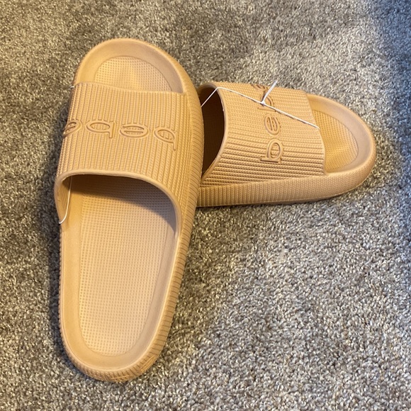 bebe Malga pool slide sandal with bebe logo for casual look - Picture 7 of 9